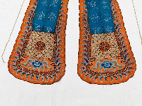 橘底藍色傳統字樣佩飾藏品圖，第3張