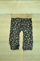 黑底花紋河南戲服藏品圖，第2張