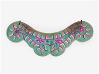 淺綠色紅花佩飾藏品圖，第1張