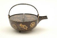 金屬胎圓形提把式黑漆地酒器藏品圖，第1張