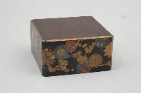 雪薄紋蔦雪輪蒔繪香木割台藏品圖，第1張