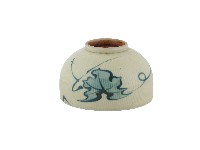 白地綠釉荷葉紋瓷杯藏品圖，第2張