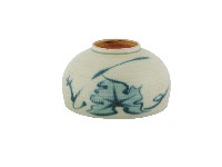 白地綠釉荷葉紋瓷杯藏品圖，第2張