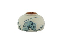 白地綠釉荷葉紋瓷杯藏品圖，第2張