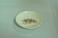 白地印花彩繪折枝玫瑰紋瓷碟藏品圖，第1張