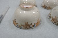 釉上彩印紋花卉紋瓷碗(多組)藏品圖，第1張