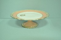 金邊花口粉彩府徽章款高腳盤藏品圖，第1張