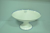 藍邊白地府徽章款高腳盤藏品圖，第1張