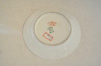 藍釉線圈府徽章款白地瓷盤藏品圖，第2張