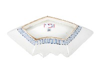 青花山水樓閣襷紋雙結型皿藏品圖，第2張