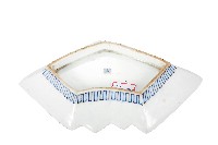 青花山水樓閣襷紋雙結型皿藏品圖，第2張