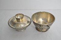 總督府徽紋雙繫環帶蓋銀碗三套組藏品圖，第3張