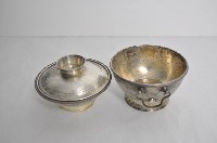 總督府徽紋雙繫環帶蓋銀碗三套組藏品圖，第3張