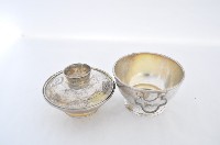 總督府徽紋雙繫環帶蓋銀碗三套組藏品圖，第3張