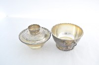 總督府徽紋雙繫環帶蓋銀碗三套組藏品圖，第3張