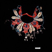 魯凱族雲肩藏品圖，第1張