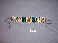 貝珠及骨板額飾藏品圖，第2張