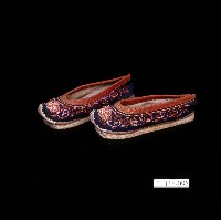 臺灣南部客家族群女性翹鞋藏品圖，第1張