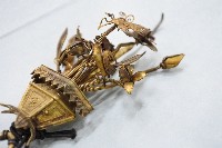 清代鳥蝶戲盆花之髮釵藏品圖，第3張