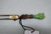 清代蓮座花苞鑲玉髮釵藏品圖，第2張