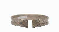 金屬製橫紋手環一對藏品圖，第1張
