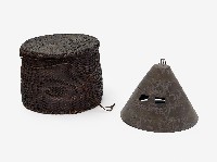 達悟族銀盔與籐製帽籃藏品圖，第1張