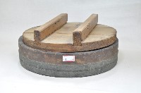 木製帶蓋飯桶（大、小兩件）藏品圖，第3張