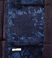 紗羅絲緞繡花貝釦馬面裙藏品圖，第2張