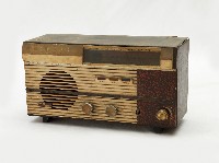 長方形無線電波橫式扭轉式收音機藏品圖，第1張