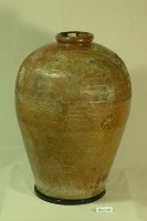 棕褐釉印紋窄口豐肩式陶甕藏品圖，第1張