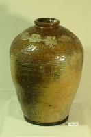 深褐釉紅露酒款拍打印紋窄口豐肩式陶甕藏品圖，第1張