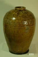 紅露酒印款深褐釉龜甲紋窄口豐肩式陶甕藏品圖，第1張