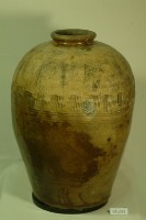 紅露酒印款黃棕釉拍打印紋窄口豐肩式陶甕藏品圖，第1張