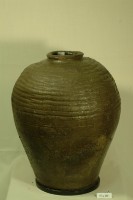 綠褐釉拍打印紋窄口豐肩式陶甕藏品圖，第1張