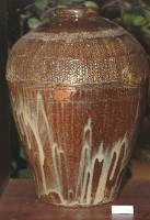 棕褐釉拍打印紋窄口豐肩式陶甕藏品圖，第1張