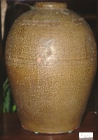 鷓鴣斑米褐釉拍打印紋窄口豐肩式陶甕藏品圖，第1張