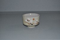 鵝黃地彩繪折枝梅花紋寬口杯藏品圖，第1張