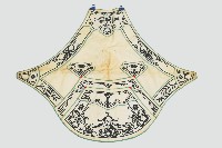 褐色吉祥繡樣肚兜藏品圖，第1張