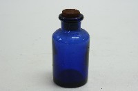 軟木塞蓋深藍色透明玻璃短頸瓶藏品圖，第1張