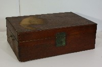 木製雙環扣帶鎖衣箱藏品圖，第1張