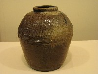 褐釉線紋窄口陶甕藏品圖，第1張