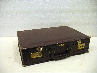 Chia Wan牌長方形密碼鎖式皮箱藏品圖，第1張