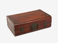 提把式帶鎖鈕木製皮箱藏品圖，第1張