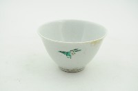 九谷款五彩牡丹花鳥石紋盞杯藏品圖，第2張