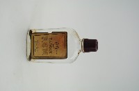 TAIWAN RUM樣品酒透明玻璃小型扁長方形酒瓶藏品圖，第1張