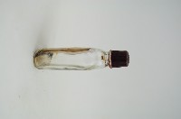 TAIWAN RUM樣品酒透明玻璃小型扁長方形酒瓶藏品圖，第3張