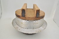 木製圓蓋鐵製大型深腹飯鍋藏品圖，第2張