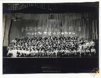 民國60年高雄市兒童合唱團少年管絃團聯合演奏會合影照片藏品圖，第1張