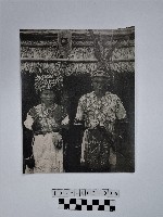 黃則修攝原住民男女合影照藏品圖，第1張