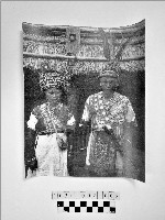 黃則修攝原住民男女合影照藏品圖，第1張